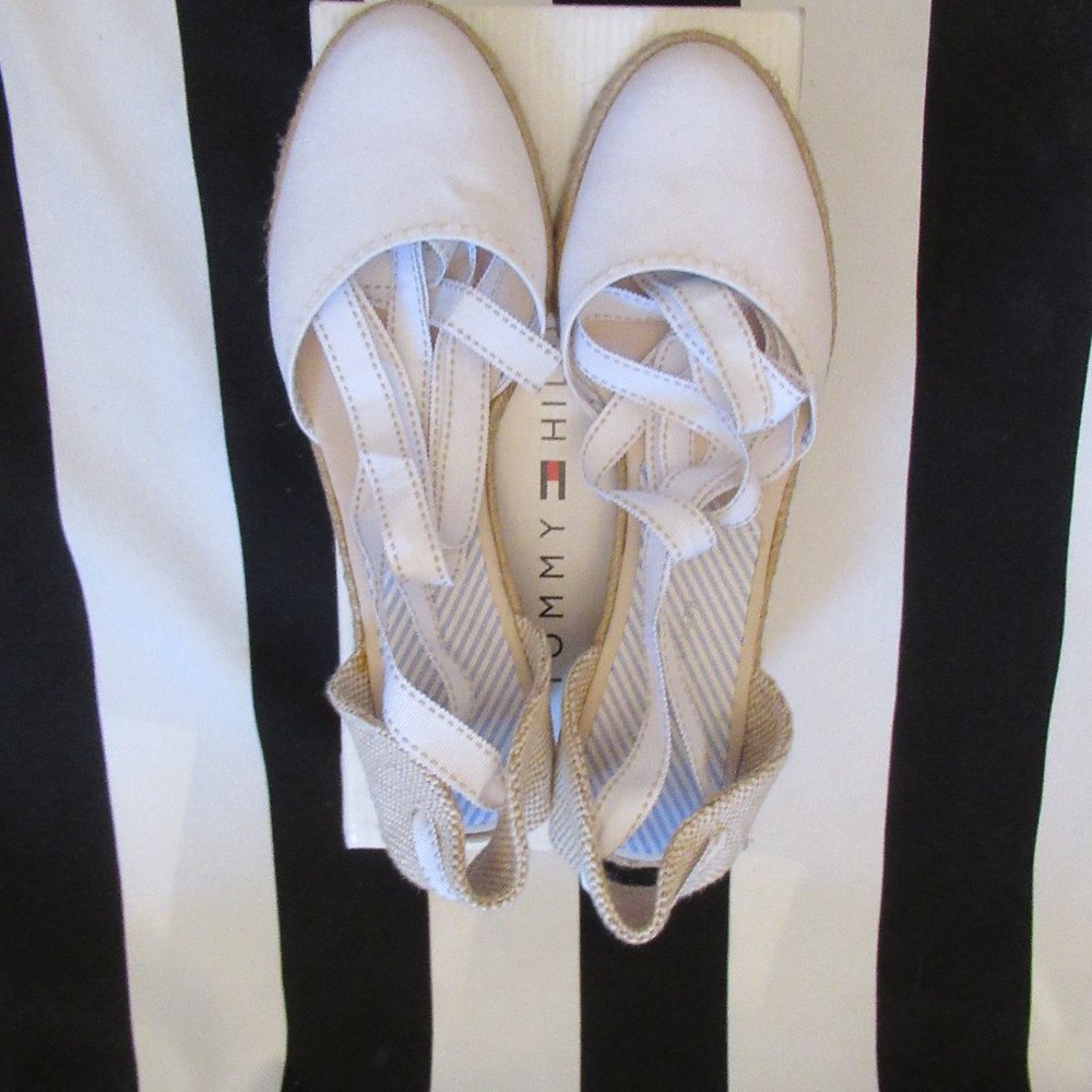 Tommy Hilfiger Regina Lace-Up Espadrilles - Picture 4 of 8
